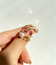 Load image into Gallery viewer, White Pearl Ring
